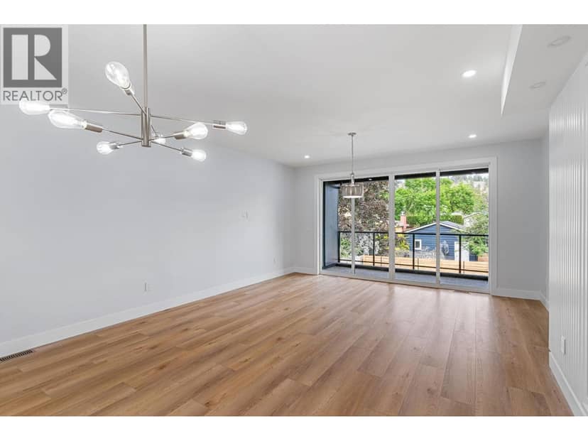 4565 Gordon Drive — photo 10 of 34