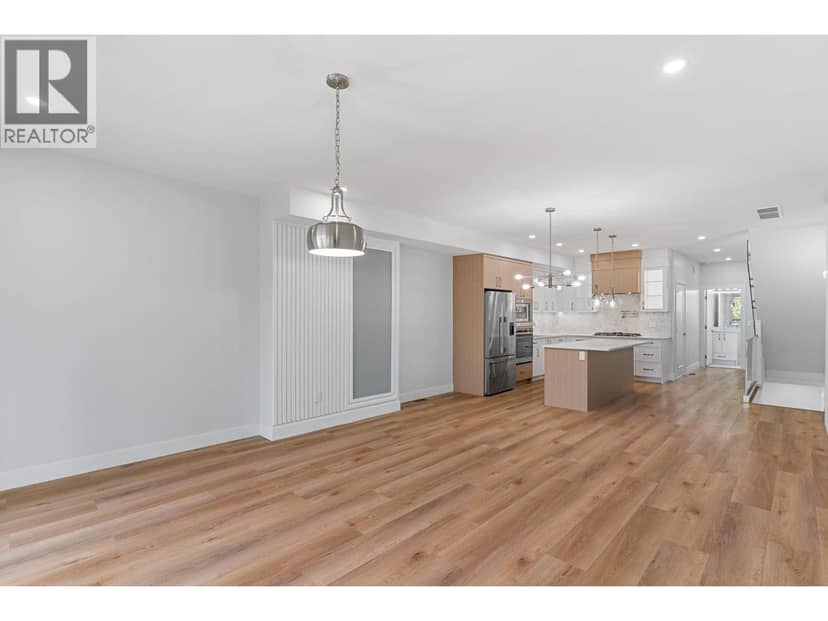 4565 Gordon Drive — photo 11 of 34