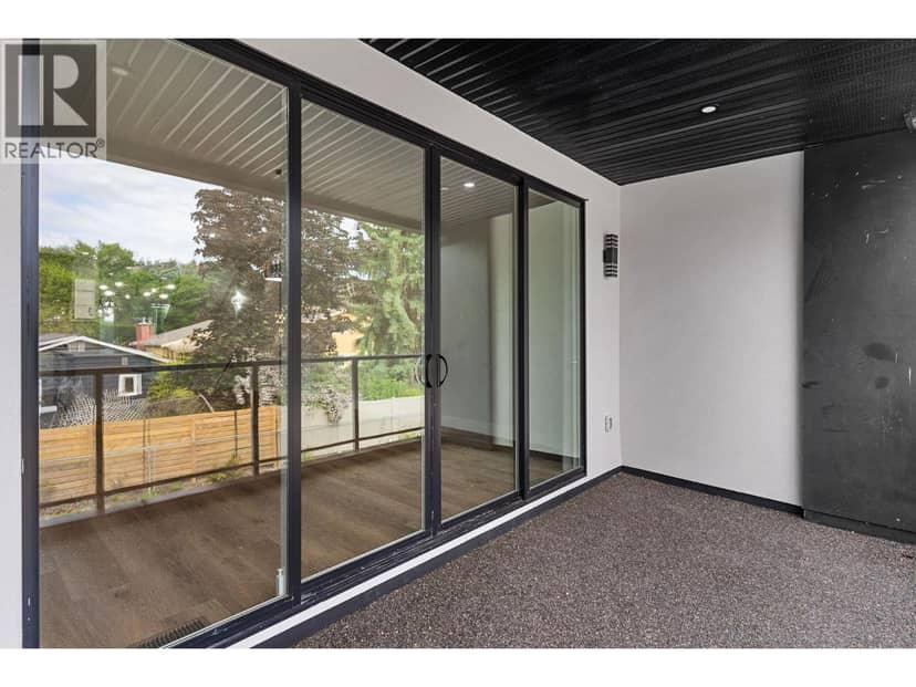 4565 Gordon Drive — photo 13 of 34