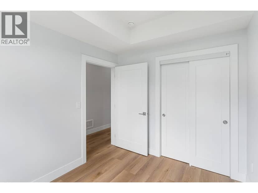 4565 Gordon Drive — photo 15 of 34