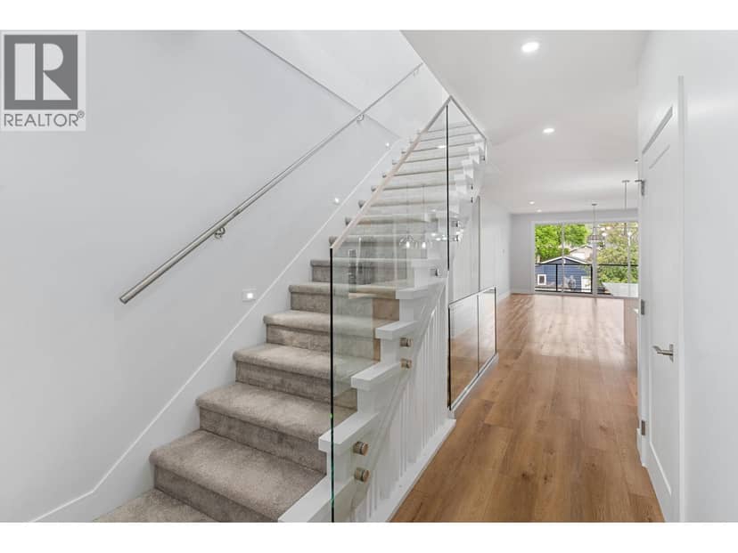 4565 Gordon Drive — photo 18 of 34