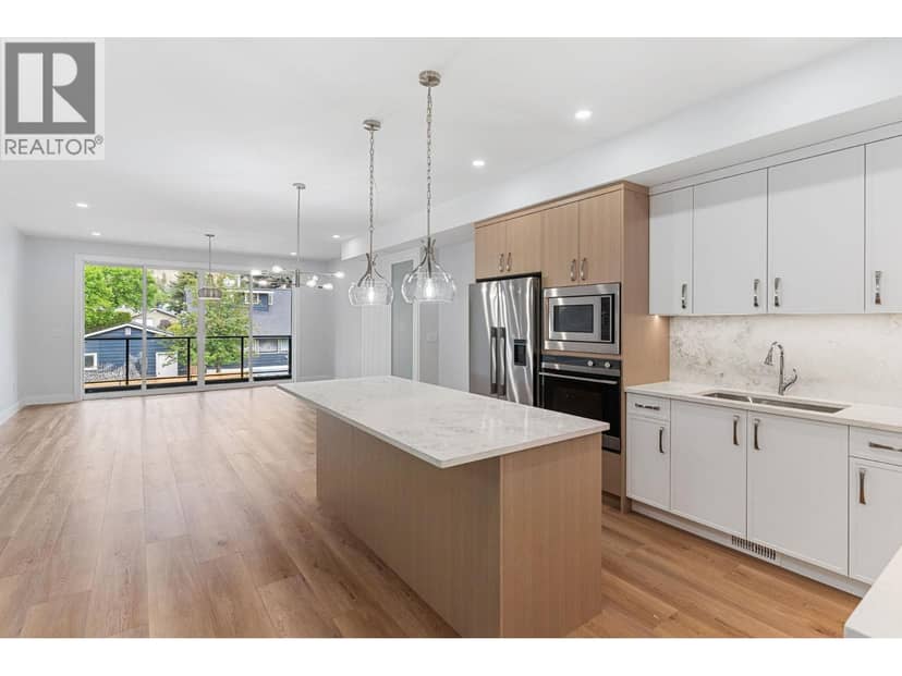 4565 Gordon Drive, Kelowna, photo 3