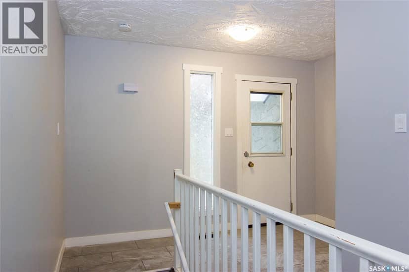 308 Hilliard STREET E, Saskatoon, photo 2