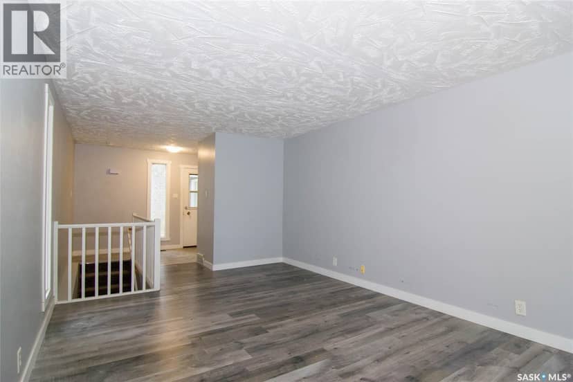 308 Hilliard STREET E — photo 11 of 34