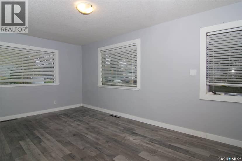 308 Hilliard STREET E — photo 13 of 34
