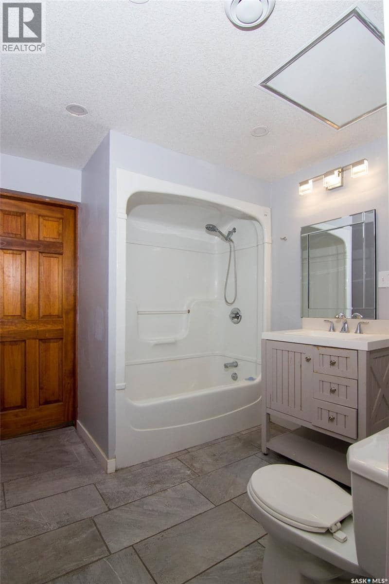 308 Hilliard STREET E — photo 15 of 34