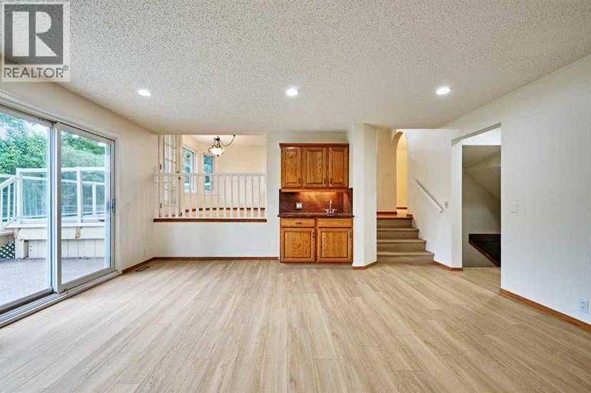 7 Suncastle Crescent SE — photo 22 of 40