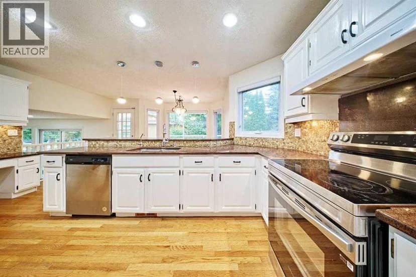 7 Suncastle Crescent SE — photo 16 of 40
