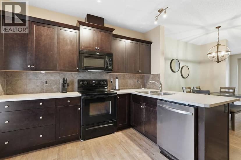 102 Clydesdale Way — photo 12 of 38