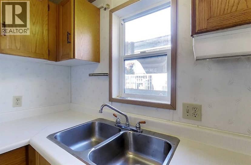7027 Glenwood Drive — photo 19 of 35