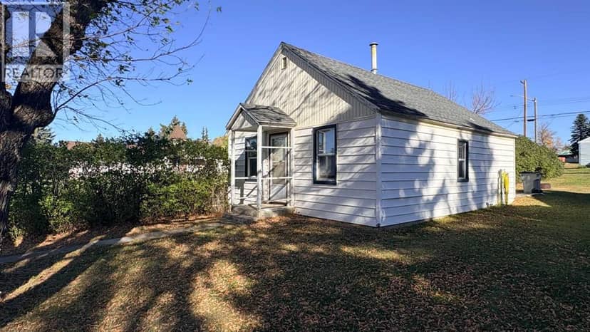 602 5 Avenue, Wainwright