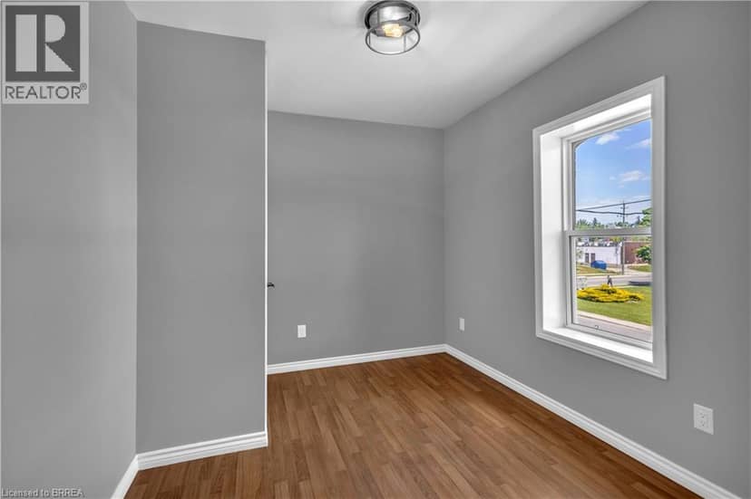 34 YOUNG Street — photo 20 of 40