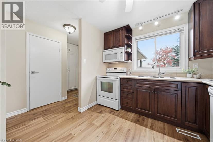 255 NORTHLAKE Drive Unit# 28, Waterloo, photo 5