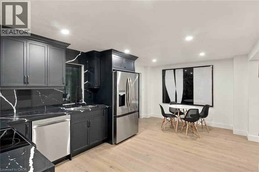 207 LINDEN Drive — photo 17 of 38