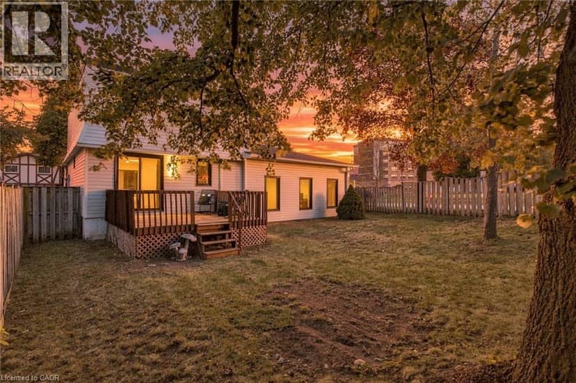 207 LINDEN Drive — photo 36 of 38