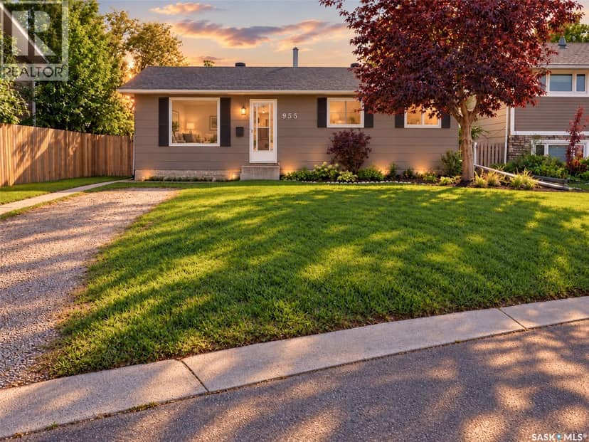 955 Holdsworth CRESCENT, Moose Jaw, photo 2