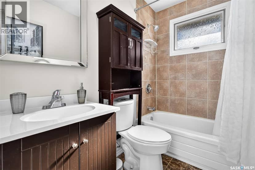 955 Holdsworth CRESCENT — photo 29 of 40