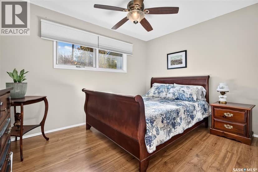 955 Holdsworth CRESCENT — photo 30 of 40