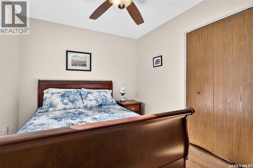 955 Holdsworth CRESCENT — photo 31 of 40