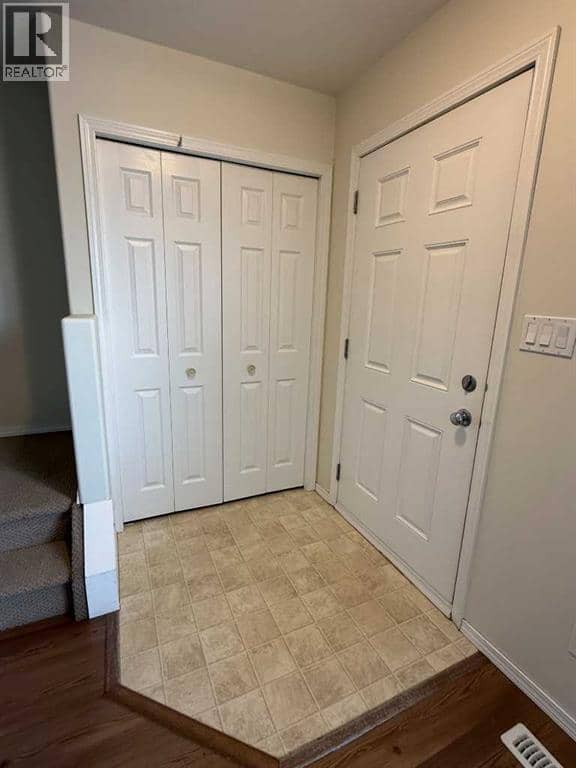 9, 4729 18 Street — photo 11 of 23