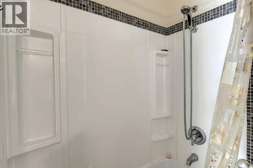 10411 103 Avenue — photo 21 of 40