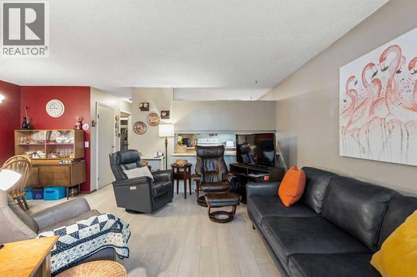 16, 3015 51 Street SW, Calgary, photo 5