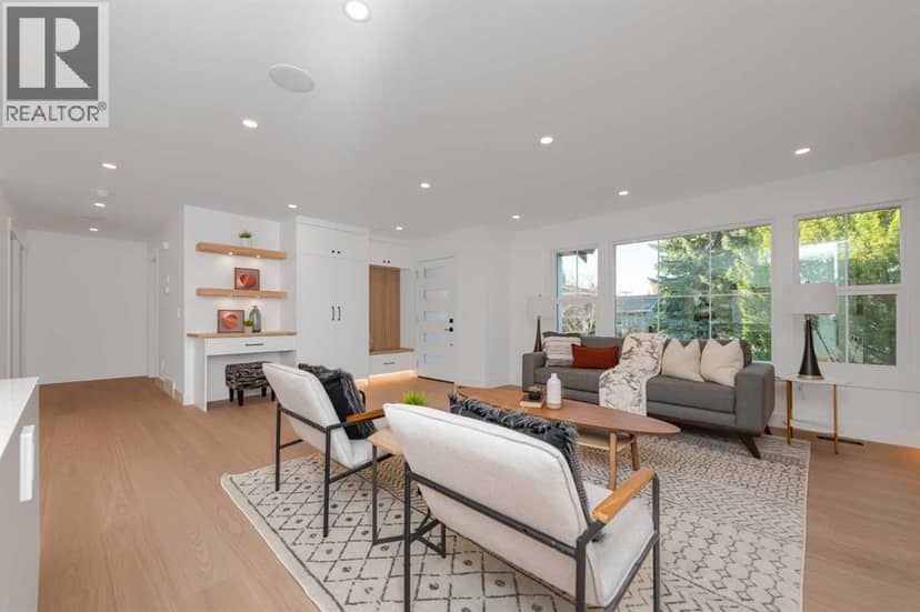 311 parkglen Crescent SE — photo 9 of 40