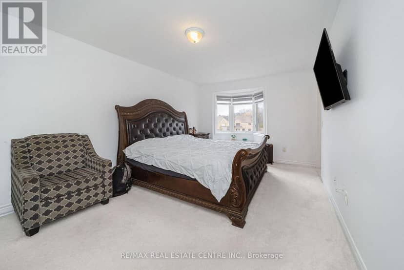 72 - 50 Edinburgh Drive — photo 18 of 40