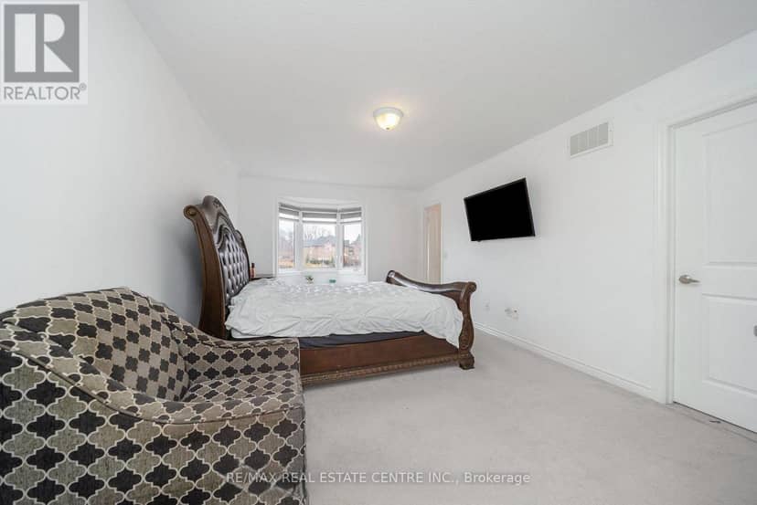 72 - 50 Edinburgh Drive — photo 19 of 40