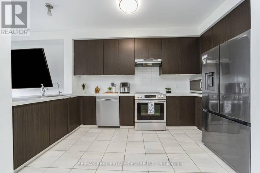 72 - 50 Edinburgh Drive — photo 25 of 40