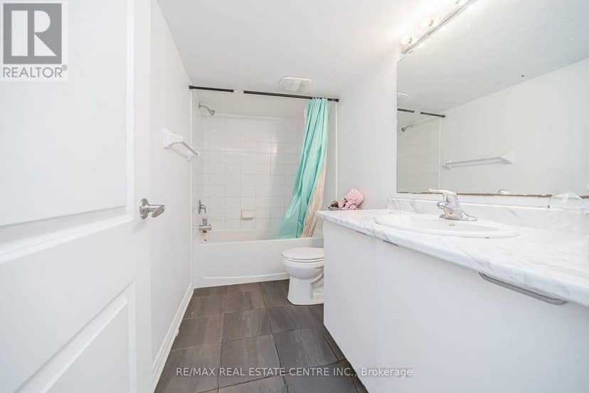 72 - 50 Edinburgh Drive — photo 5 of 40