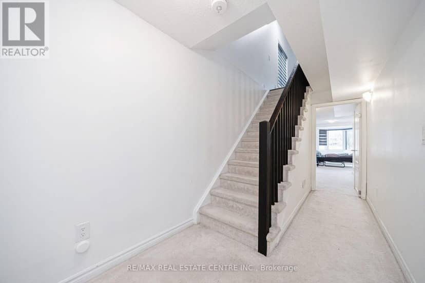 72 - 50 Edinburgh Drive — photo 4 of 40