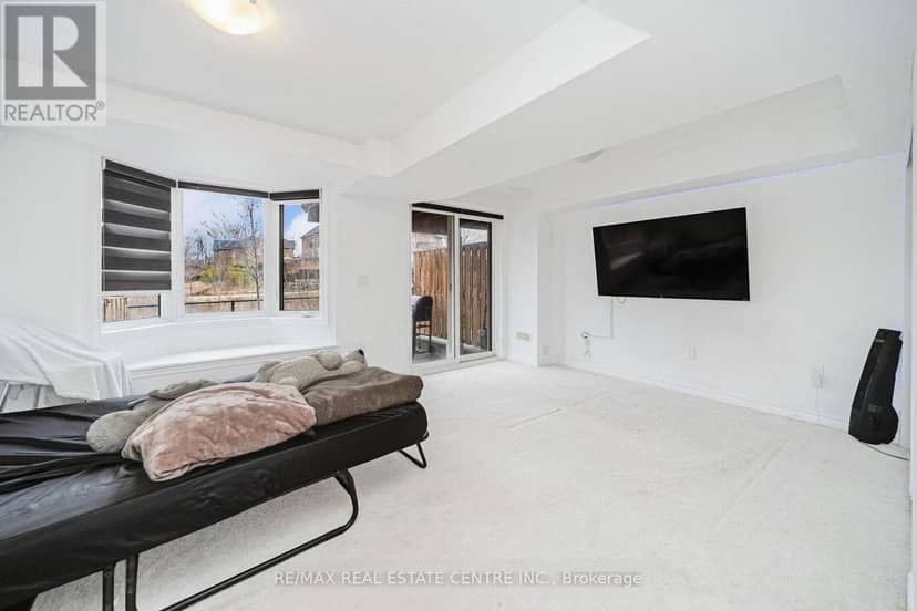 72 - 50 Edinburgh Drive — photo 7 of 40