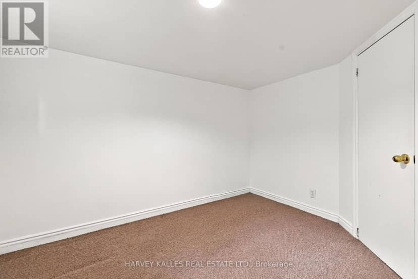 231 Glengrove Avenue W — photo 32 of 34