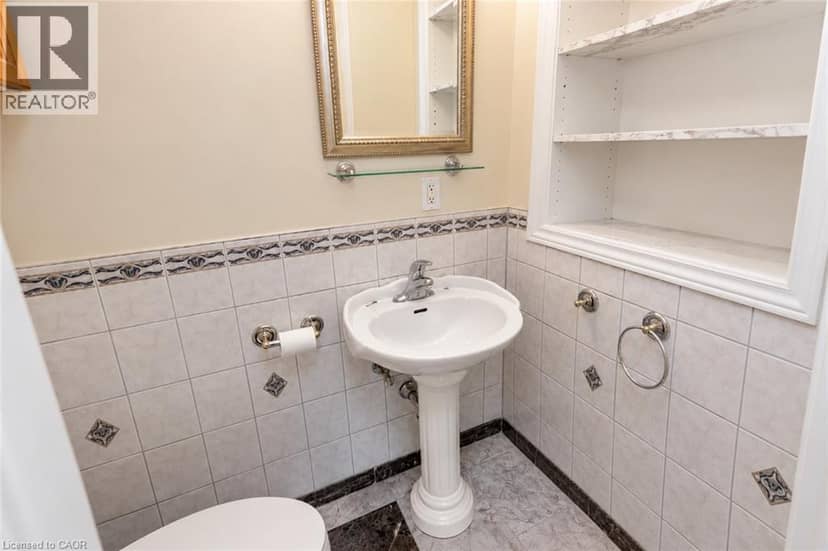 284 MAPLEDENE Drive — photo 13 of 34
