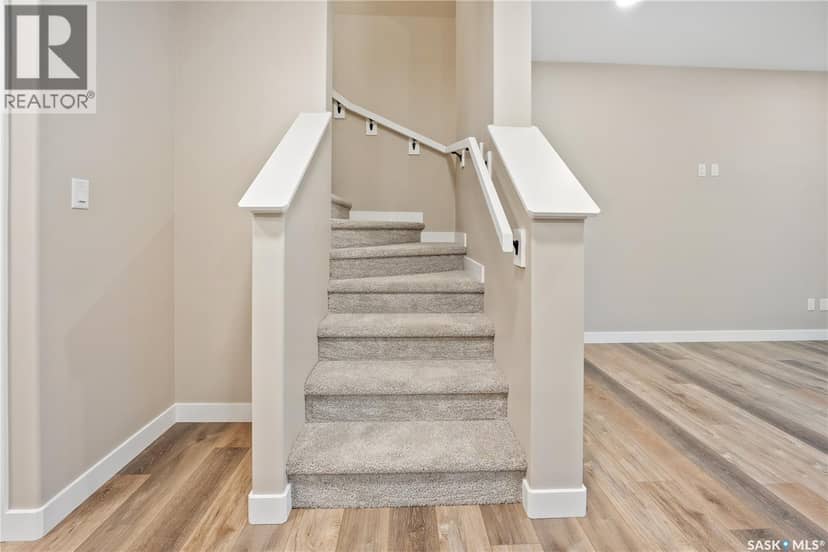 321 Veterans DRIVE — photo 16 of 34