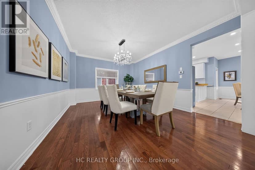21 Wolf Trail Crescent — photo 14 of 40