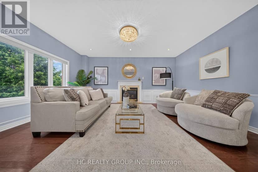 21 Wolf Trail Crescent — photo 17 of 40