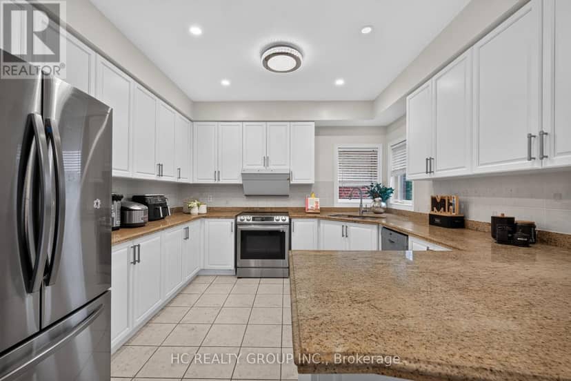 21 Wolf Trail Crescent — photo 22 of 40