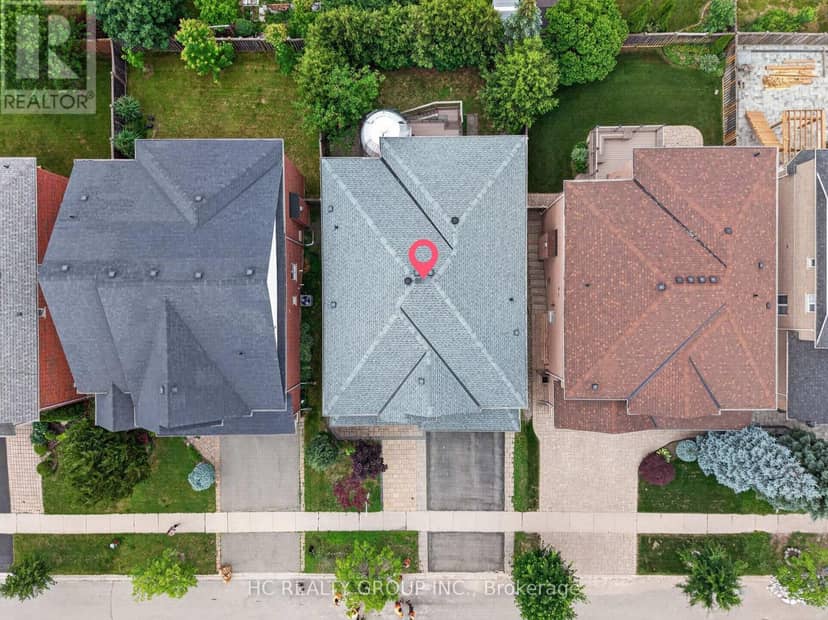 21 Wolf Trail Crescent, Richmond Hill, photo 3