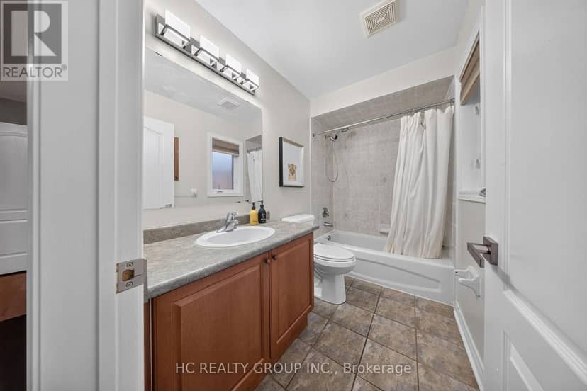 21 Wolf Trail Crescent — photo 36 of 40