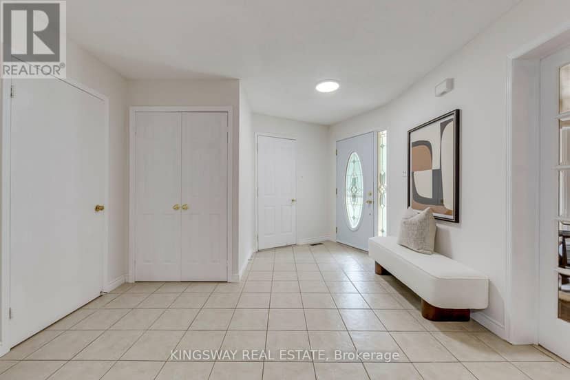 3603 Kelso Crescent — photo 2 of 40