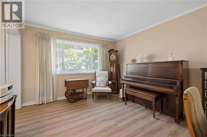 30 GREEN VALLEY Drive Unit# 114 — photo 4 of 21