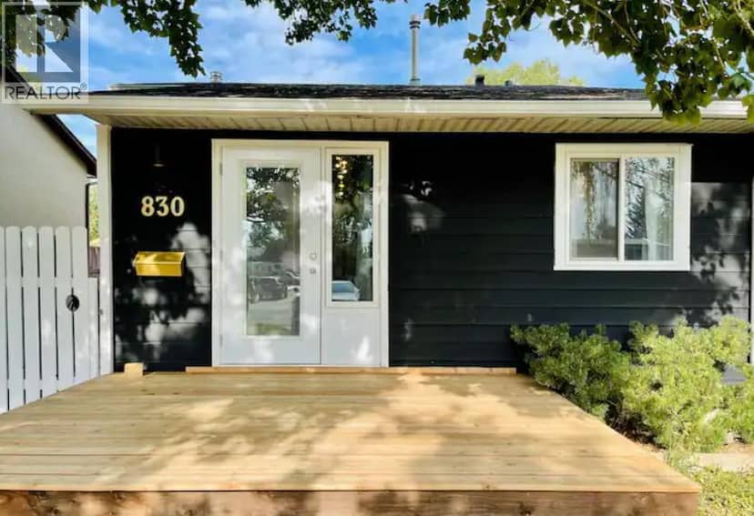 830 Columbia Boulevard W, Lethbridge
