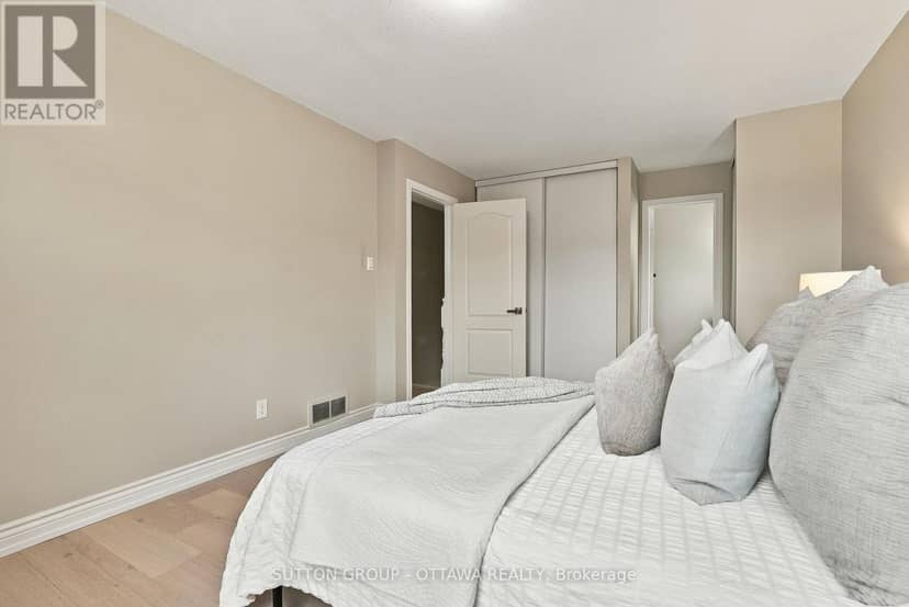 476 Rougemount Crescent — photo 29 of 40
