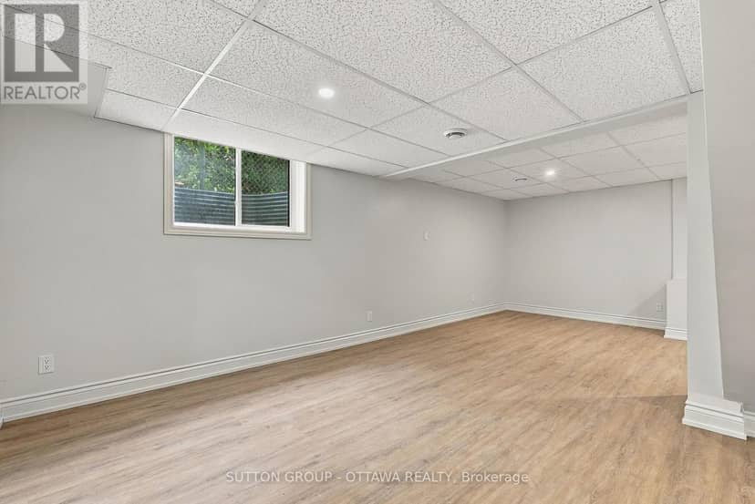 476 Rougemount Crescent — photo 40 of 40