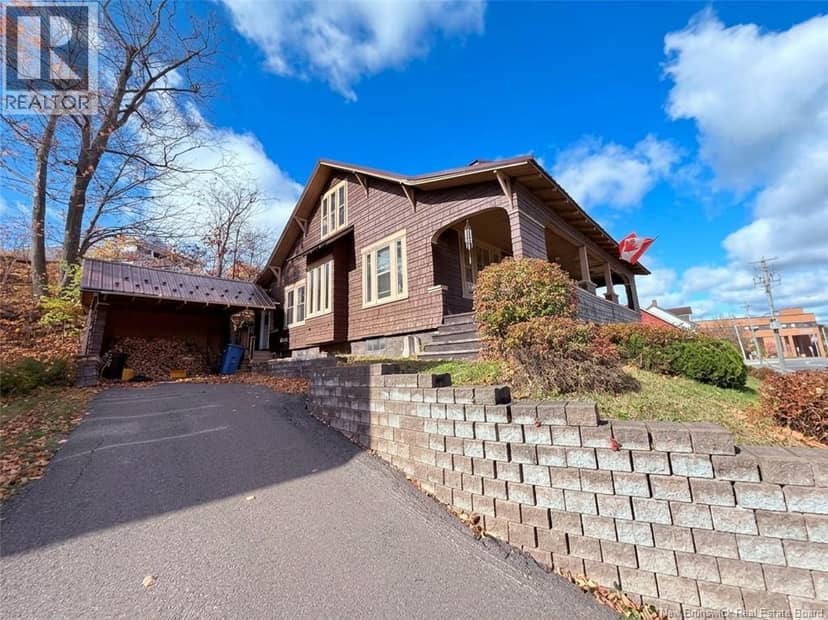 549 Main Street, Woodstock, photo 2