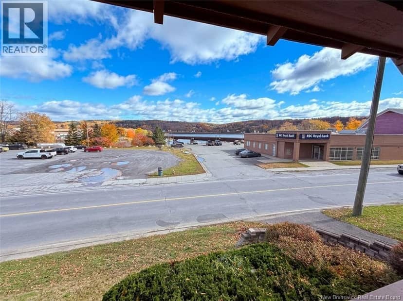 549 Main Street, Woodstock, photo 4