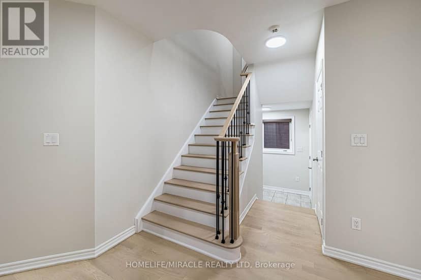 372 Remembrance Road — photo 18 of 40