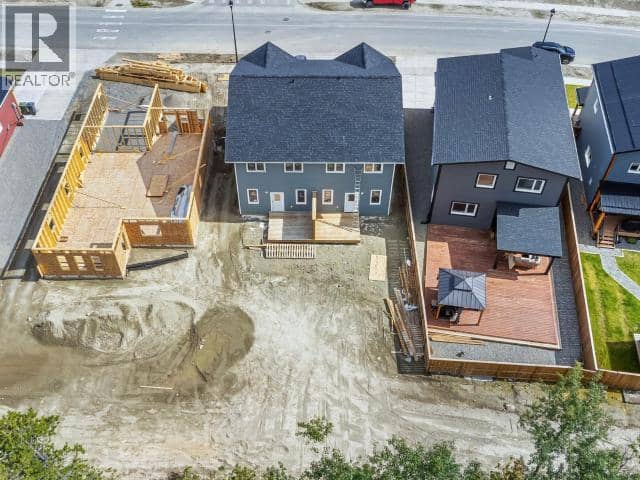 2-10 Flora Avenue — photo 5 of 20